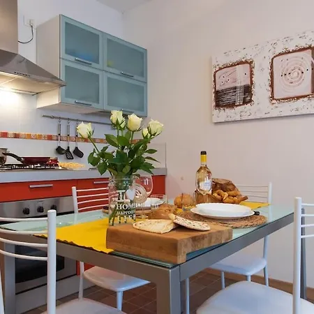 Pascoli A Centro Mare By Yohome Apartament