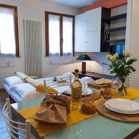 Pascoli A Centro Mare By Yohome Apartament